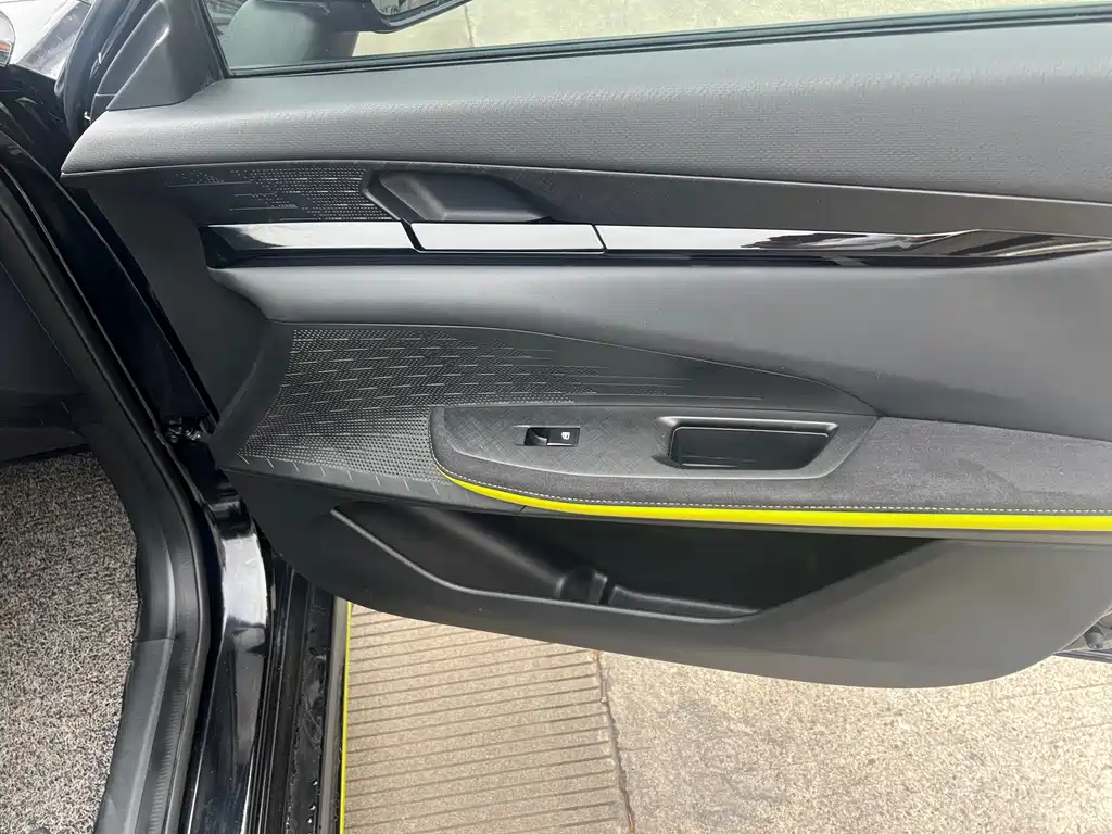 Changan Changan UNI-V 2022 1.5T Sport Edition 2022 - thumbnail 12