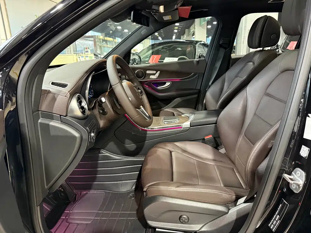 Mercedes-Benz Mercedes-Benz GLC 2020 GLC 300 L 4MATIC Sport Edition 2019 - thumbnail 4