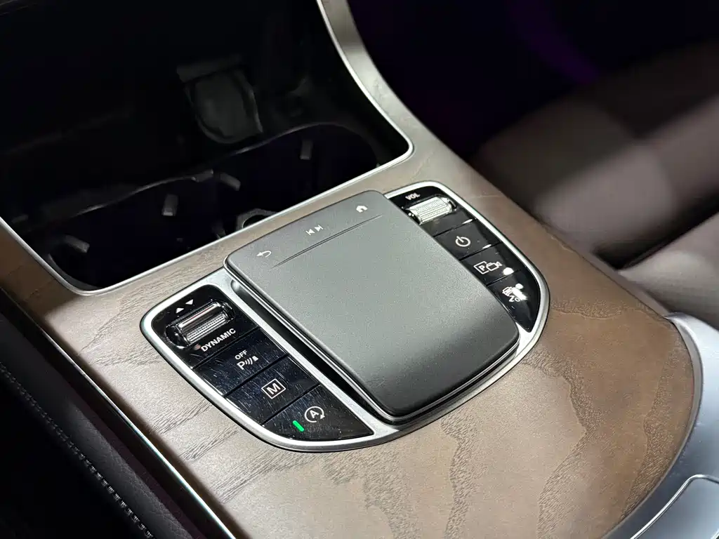 Mercedes-Benz Mercedes-Benz GLC 2020 GLC 300 L 4MATIC Sport Edition 2019 - thumbnail 17