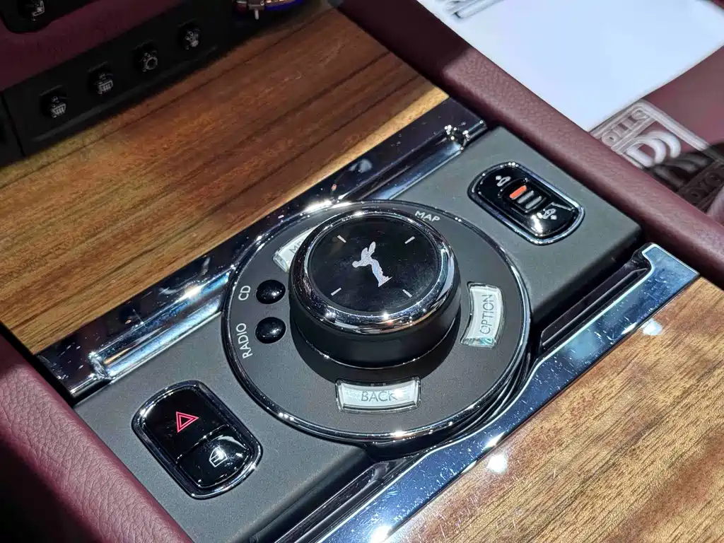 Rolls-Royce Ghost 2015 Series II Extended Wheelbase 2018 - thumbnail 13