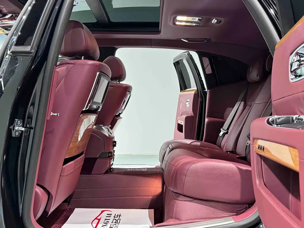 Rolls-Royce Ghost 2015 Series II Extended Wheelbase 2018 - thumbnail 16
