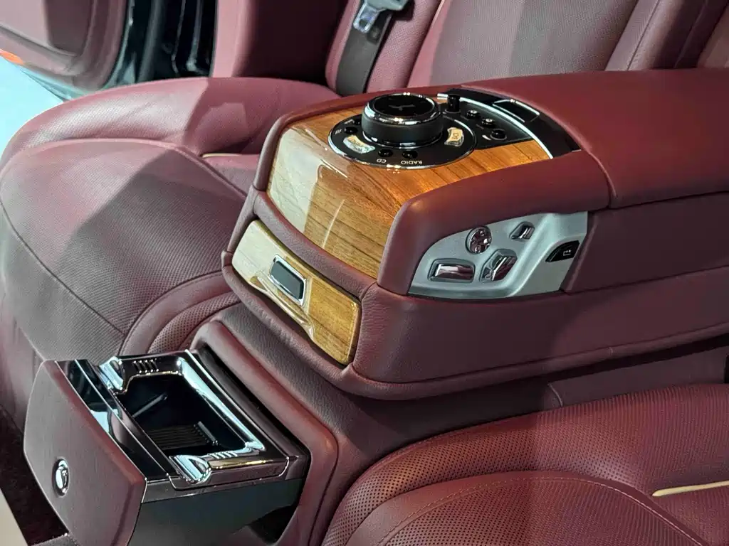 Rolls-Royce Ghost 2015 Series II Extended Wheelbase 2018 - thumbnail 19