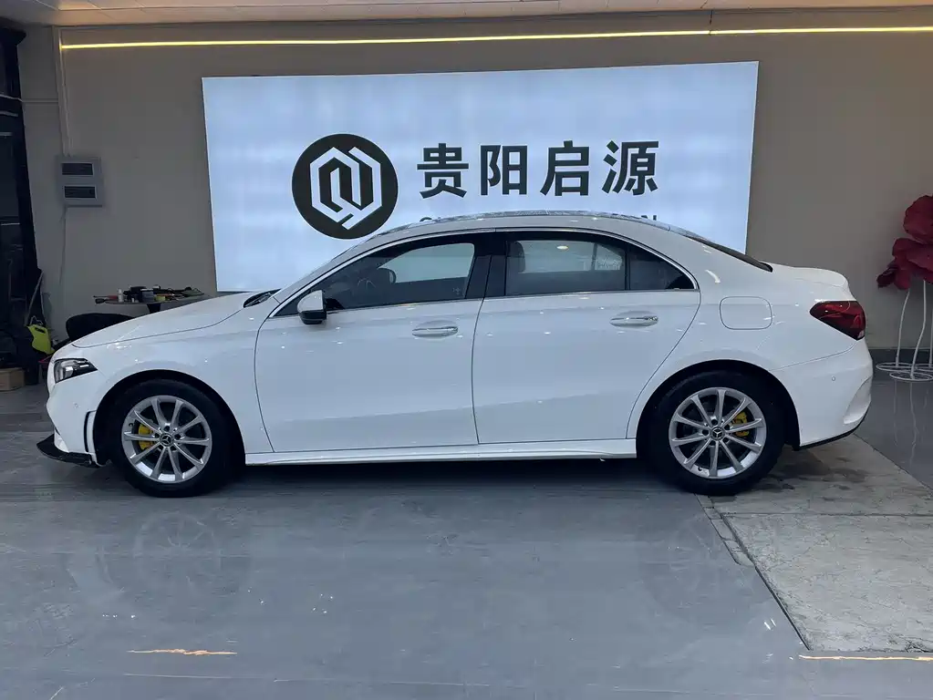 Mercedes-Benz Mercedes-Benz A-Class 2020 A 200 L Sport Sedan 2020 - thumbnail 3