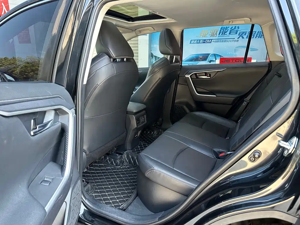 Toyota Venza 2021 Dual Engine 2.5L E-CVT Front-Wheel Drive Luxury Edition 2021 - thumbnail 6