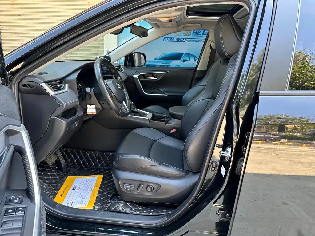 Toyota Venza 2021 Dual Engine 2.5L E-CVT Front-Wheel Drive Luxury Edition 2021 - thumbnail 7