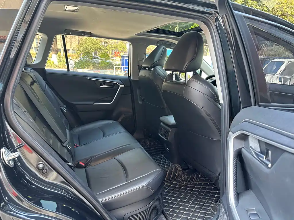Toyota Venza 2021 Dual Engine 2.5L E-CVT Front-Wheel Drive Luxury Edition 2021 - thumbnail 8