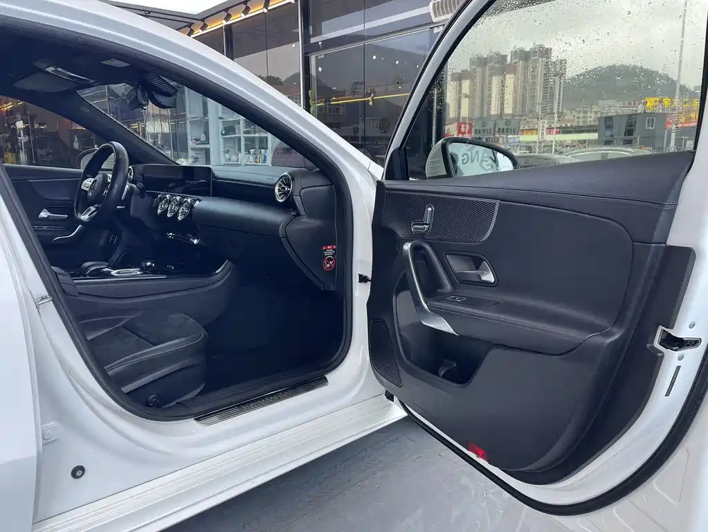 Mercedes-Benz Mercedes-Benz A-Class 2020 A 200 L Sport Sedan 2020 - thumbnail 18