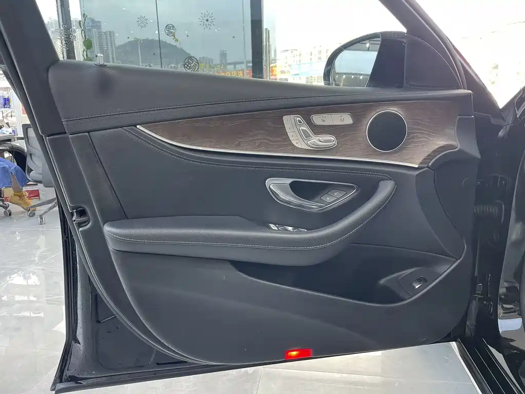 Mercedes-Benz Mercedes-Benz E-Class 2019 E 300 L Luxury Model 2019 - thumbnail 5