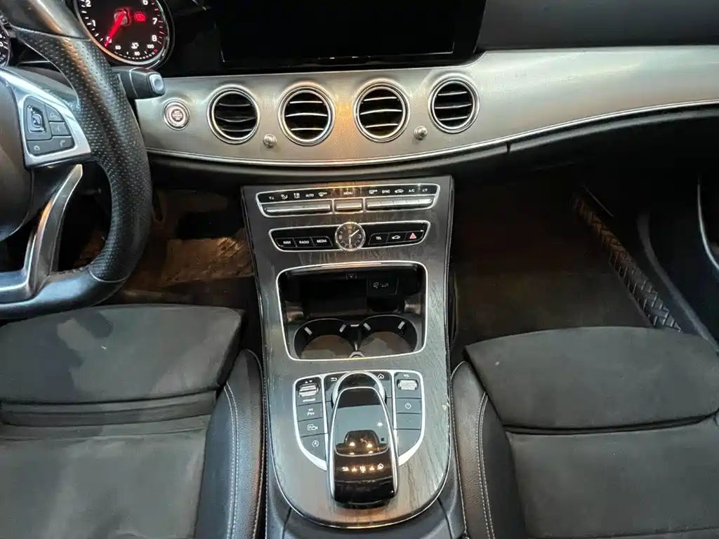 Mercedes-Benz Mercedes-Benz E-Class 2017 E 200 Sport 2018 - thumbnail 15