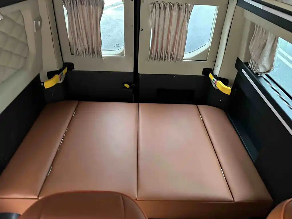 Ford Ford Transit 2019 2.0T Gasoline Automatic Multi-Purpose Commercial Vehicle Medium Wheelbase Medium Roof 6 Seats China VI 2021 - thumbnail 7