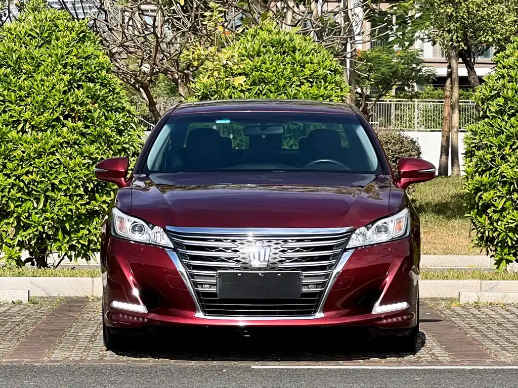 Toyota Crown 2015 2.5L Fashion Limited Edition 2015 - thumbnail 2