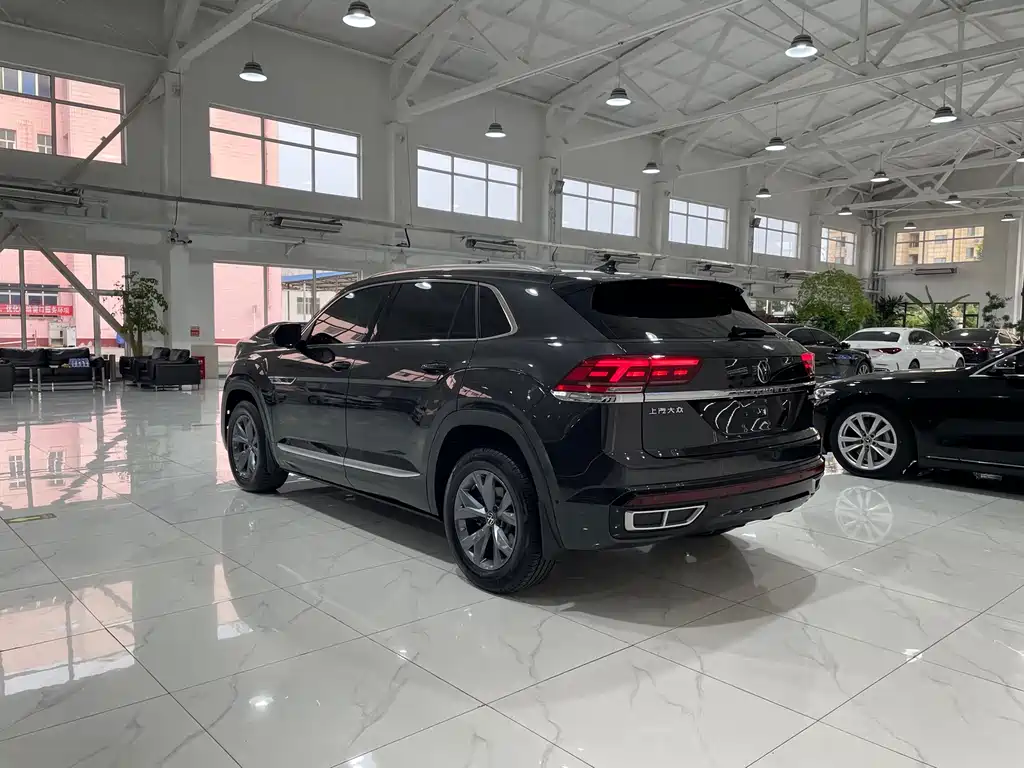 Volkswagen Touareg 2022 Touareg X 380TSI AWD Luxury Edition 2023 - thumbnail 4