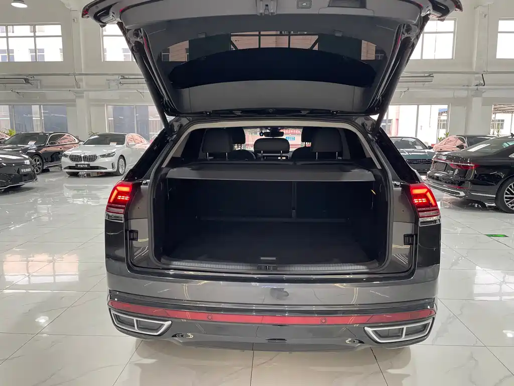 Volkswagen Touareg 2022 Touareg X 380TSI AWD Luxury Edition 2023 - thumbnail 17
