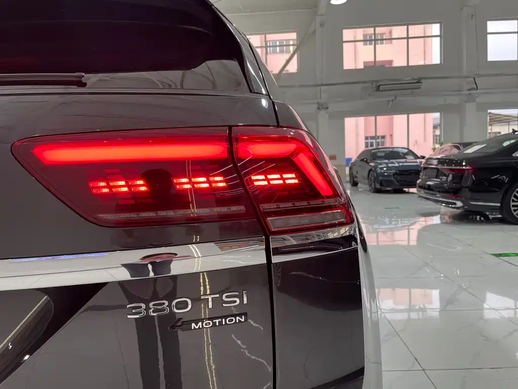 Volkswagen Touareg 2022 Touareg X 380TSI AWD Luxury Edition 2023 - thumbnail 19