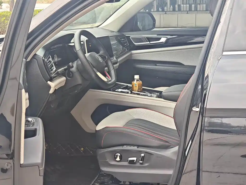 Volkswagen Teramont 2023 Teramont X 380TSI AWD Premium Luxury Edition 2023 - thumbnail 4