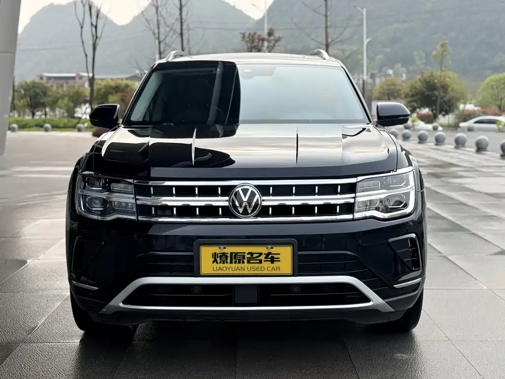 Volkswagen Touareg 2023 380TSI AWD Premium Luxury Edition 2022 - thumbnail 2