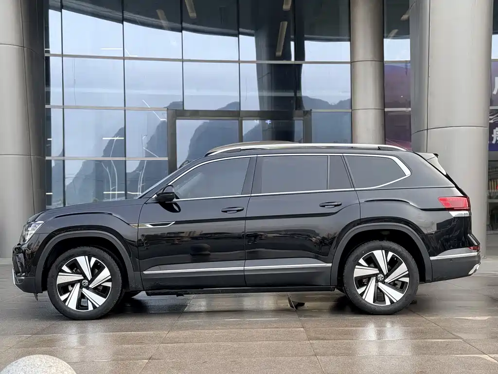 Volkswagen Touareg 2023 380TSI AWD Premium Luxury Edition 2022 - thumbnail 4
