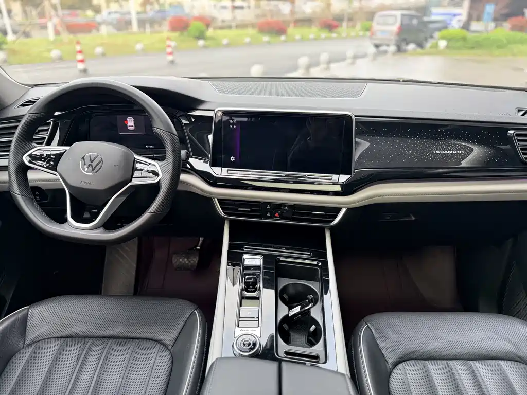 Volkswagen Touareg 2023 380TSI AWD Premium Luxury Edition 2022 - thumbnail 13