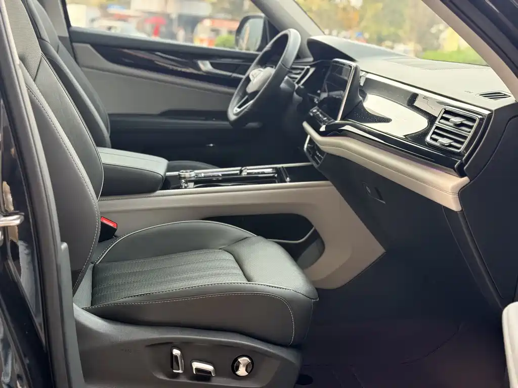 Volkswagen Touareg 2023 380TSI AWD Premium Luxury Edition 2022 - thumbnail 16