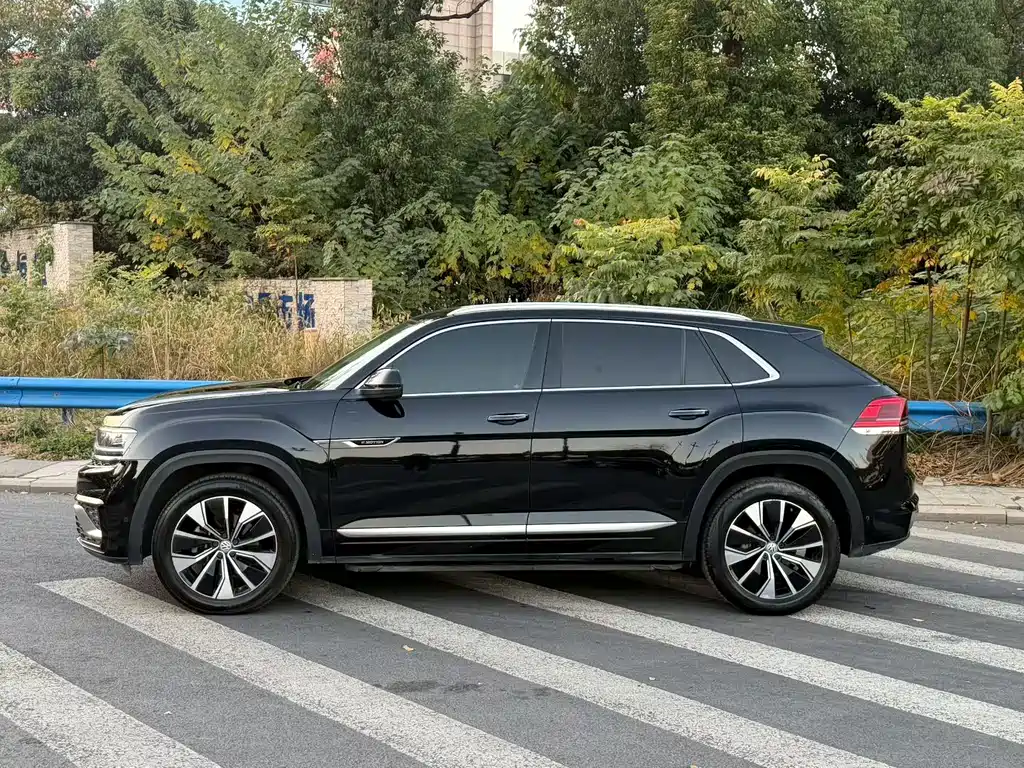 Volkswagen Teramont 2021 Teramont X 380TSI AWD Premium Luxury Edition 2021 - thumbnail 3