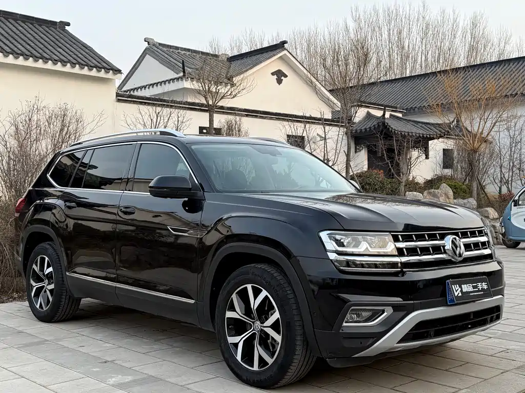 Volkswagen Touareg 2021 330TSI FWD Luxury Edition 2021 - thumbnail 3