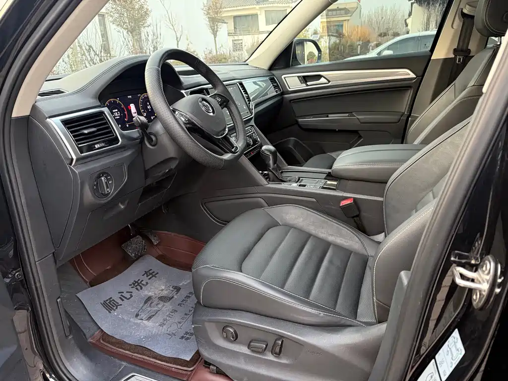 Volkswagen Touareg 2021 330TSI FWD Luxury Edition 2021 - thumbnail 4