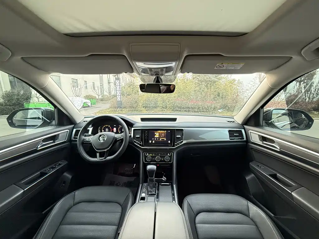 Volkswagen Touareg 2021 330TSI FWD Luxury Edition 2021 - thumbnail 10