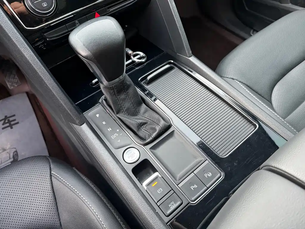 Volkswagen Touareg 2021 330TSI FWD Luxury Edition 2021 - thumbnail 20