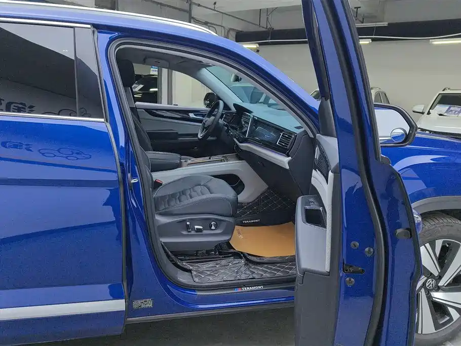 Volkswagen Teramont 2021 Teramont X 380TSI AWD Premium Luxury Edition 2021 - thumbnail 5