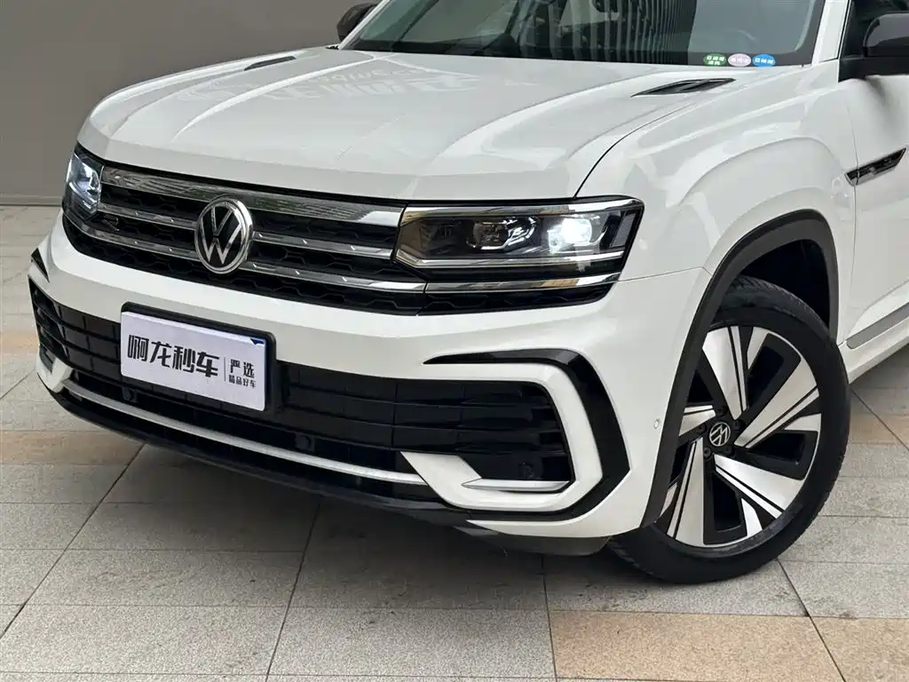 Volkswagen Touareg 2021 Model Touareg X 330TSI FWD Premium Luxury Edition 2021 - thumbnail 3