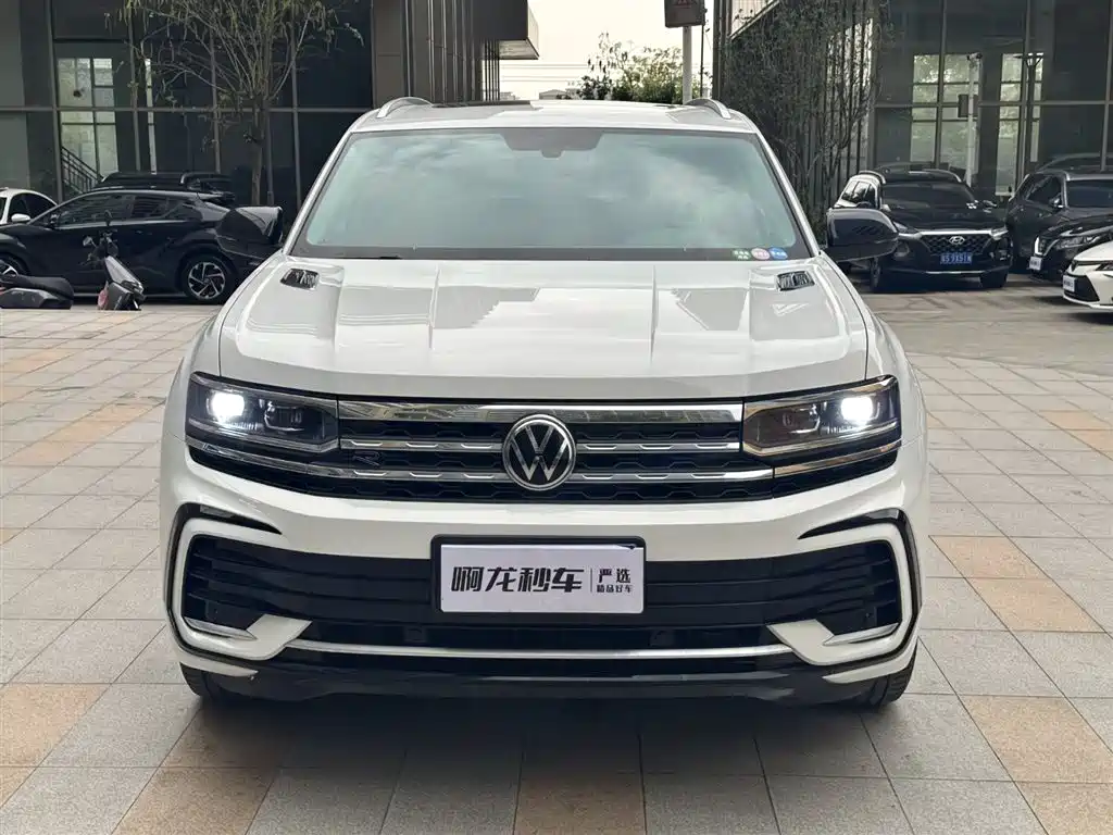 Volkswagen Touareg 2021 Model Touareg X 330TSI FWD Premium Luxury Edition 2021 - thumbnail 4