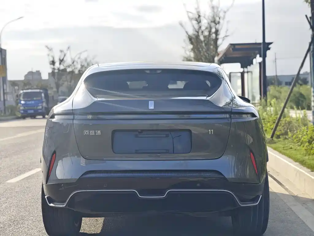 Avatr Avita 11 2023 Hongmeng 90kWh AWD 2023 - thumbnail 4