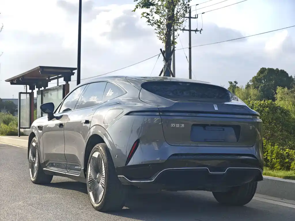 Avatr Avita 11 2023 Hongmeng 90kWh AWD 2023 - thumbnail 5