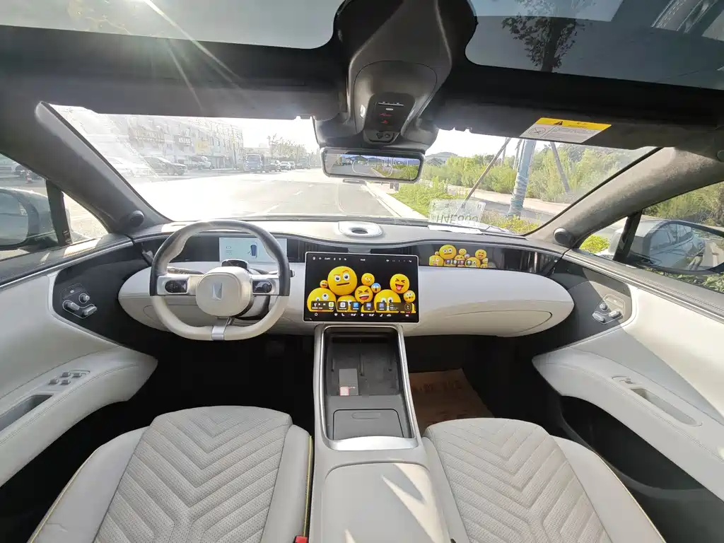 Avatr Avita 11 2023 Hongmeng 90kWh AWD 2023 - thumbnail 8