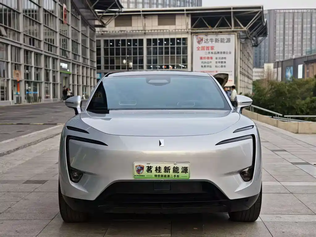 Avatr Avita 11 2022 Long Range Dual Motor Luxury Edition 4 Seats 2023 - thumbnail 2