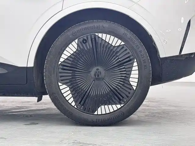 Avatr Avita 11 2022 Long Range Dual Motor 5 Seat 2023 - thumbnail 16