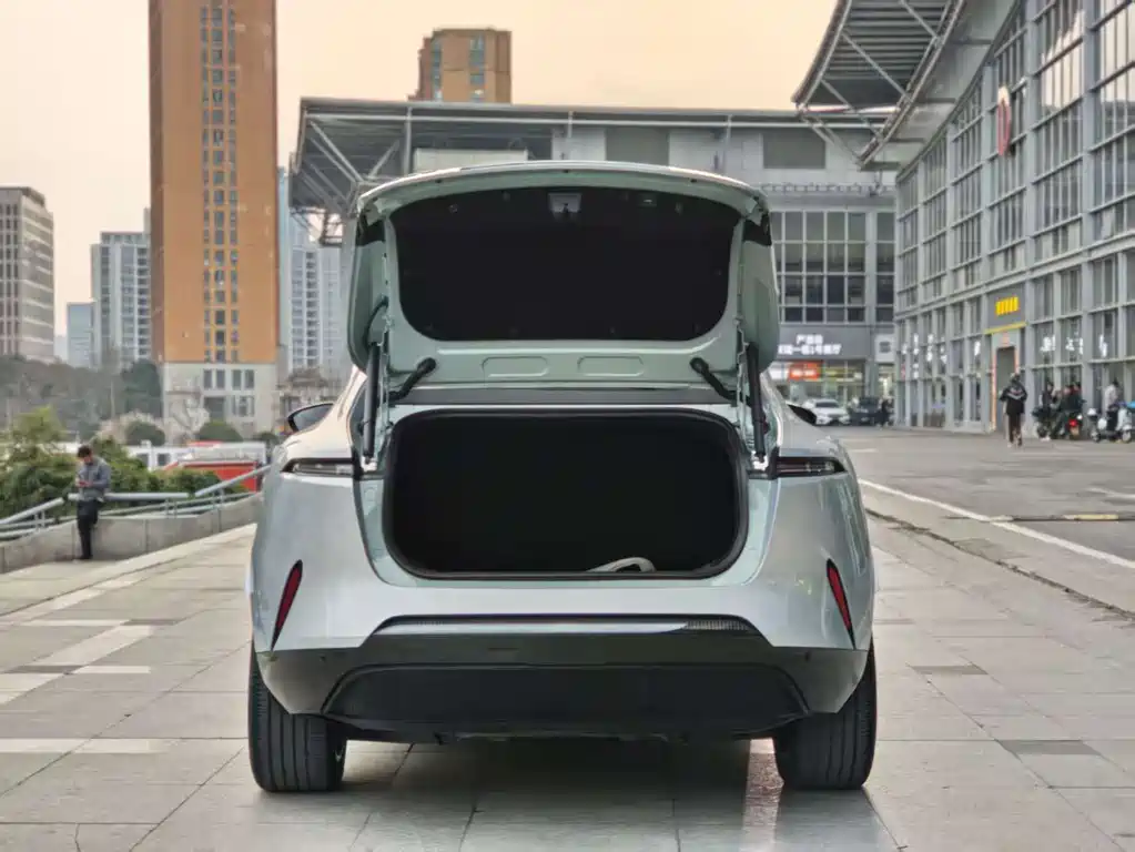 Avatr Avita 11 2022 Long Range Dual Motor Luxury Edition 4 Seats 2023 - thumbnail 6