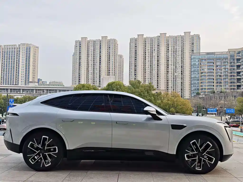 Avatr Avita 11 2022 Long Range Dual Motor Luxury Edition 4 Seats 2023 - thumbnail 9