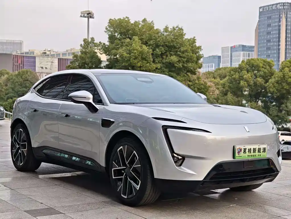 Avatr Avita 11 2022 Long Range Dual Motor Luxury Edition 4 Seats 2023 - thumbnail 10