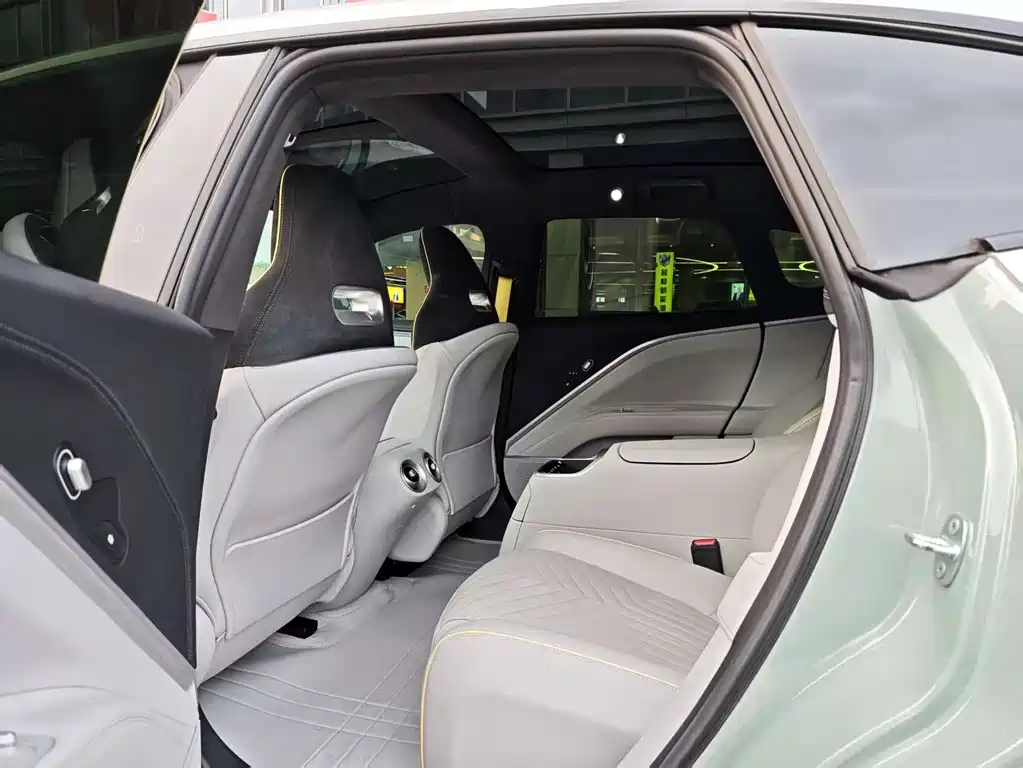 Avatr Avita 11 2022 Long Range Dual Motor Luxury Edition 4 Seats 2023 - thumbnail 13