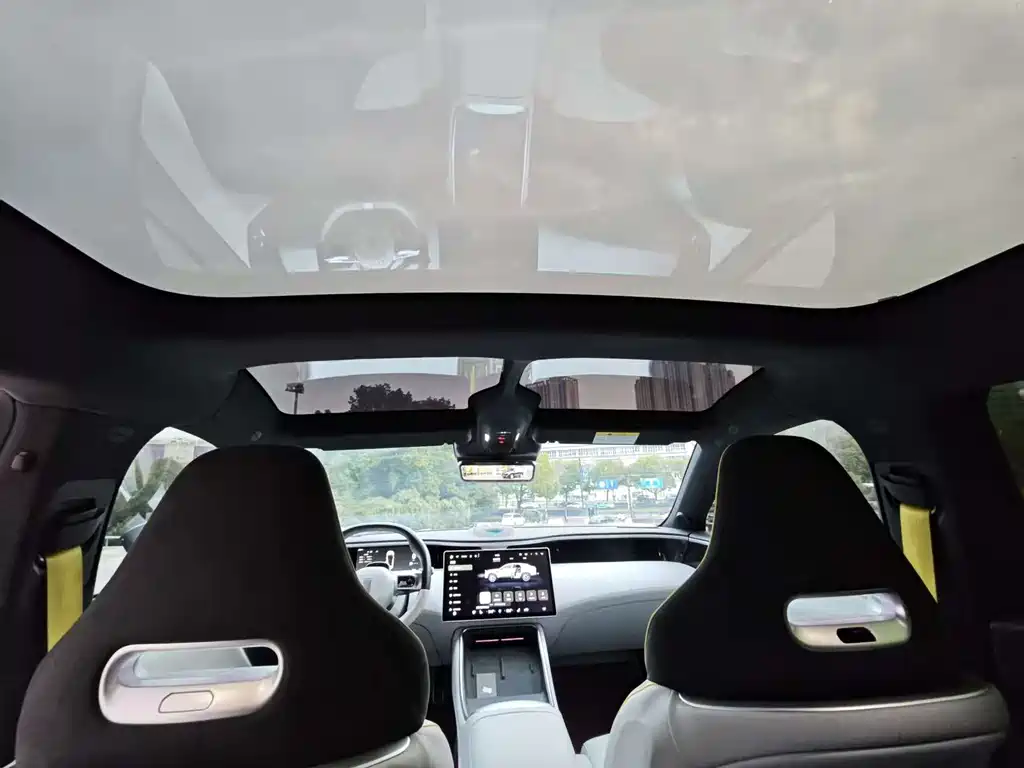 Avatr Avita 11 2022 Long Range Dual Motor Luxury Edition 4 Seats 2023 - thumbnail 18