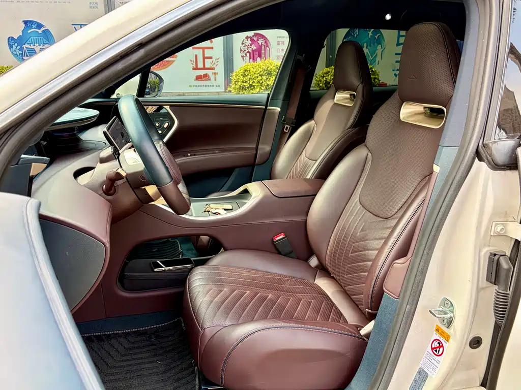 Avatr Avita 11 2022 Long Range Dual Motor Luxury Edition 5-seat 2023 - thumbnail 9