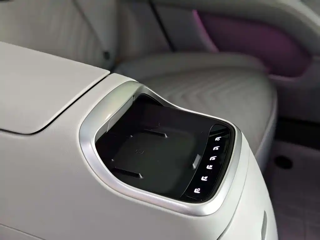Avatr Avita 11 2022 Long Range Dual Motor Luxury Edition 4 Seats 2023 - thumbnail 21