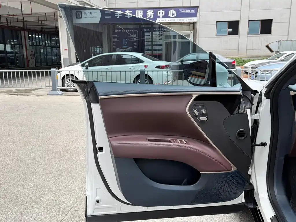 Avatr Avita 11 2023 Hongmeng 90kWh RWD 2023 - thumbnail 5