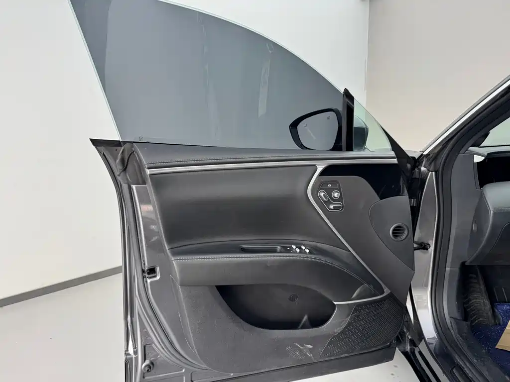 Avatr Avita 11 2023 Hongmeng 90kWh AWD 2023 - thumbnail 18