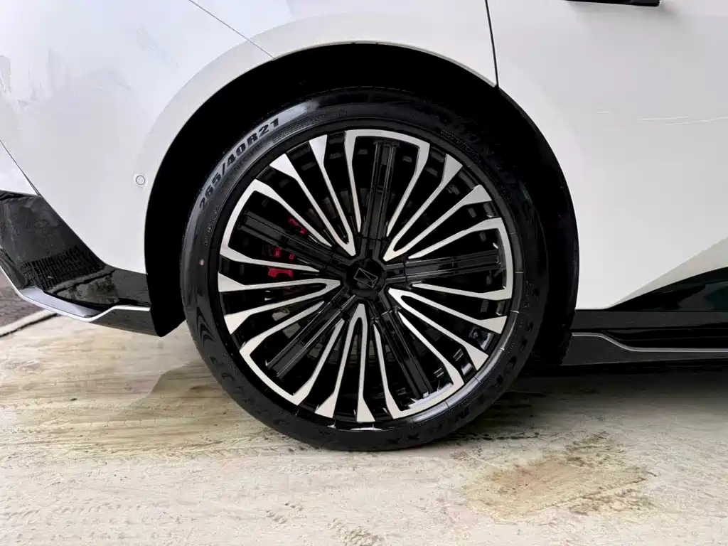 Avatr AVATR 12 2023 650 Tri-Laser AWD Performance Edition 2024 - thumbnail 12