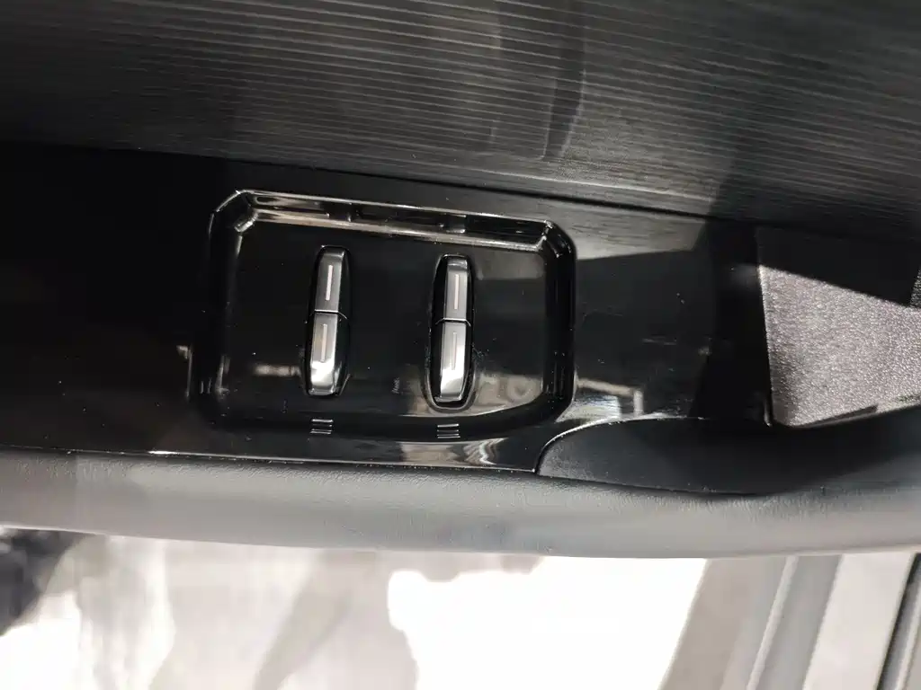 iCAR iCAR 03 2024 501km RWD Long Range 2025 - thumbnail 18