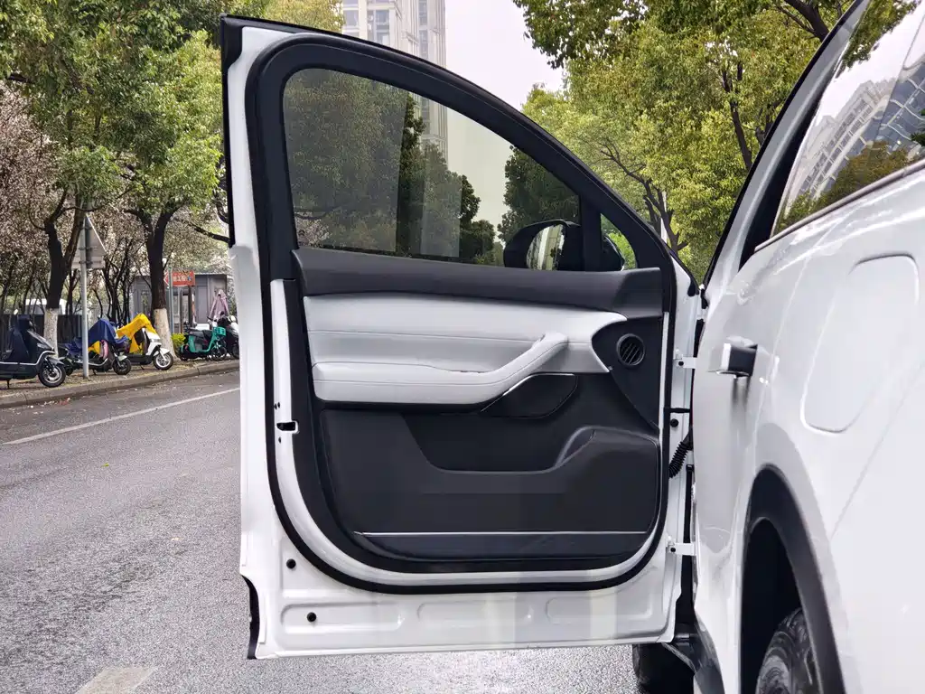 NIO NIO ES6 2025 75kWh 2025 - thumbnail 6