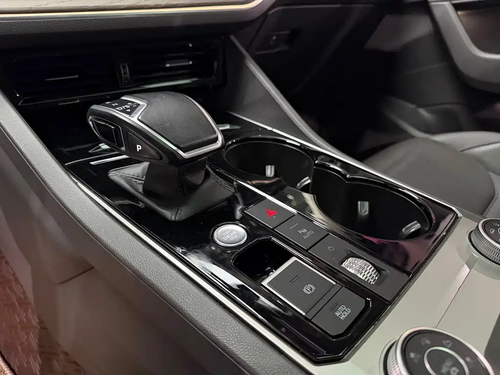 Volkswagen Volkswagen Touareg 2021 3.0TSI R-Line Sport Package 2021 - thumbnail 6