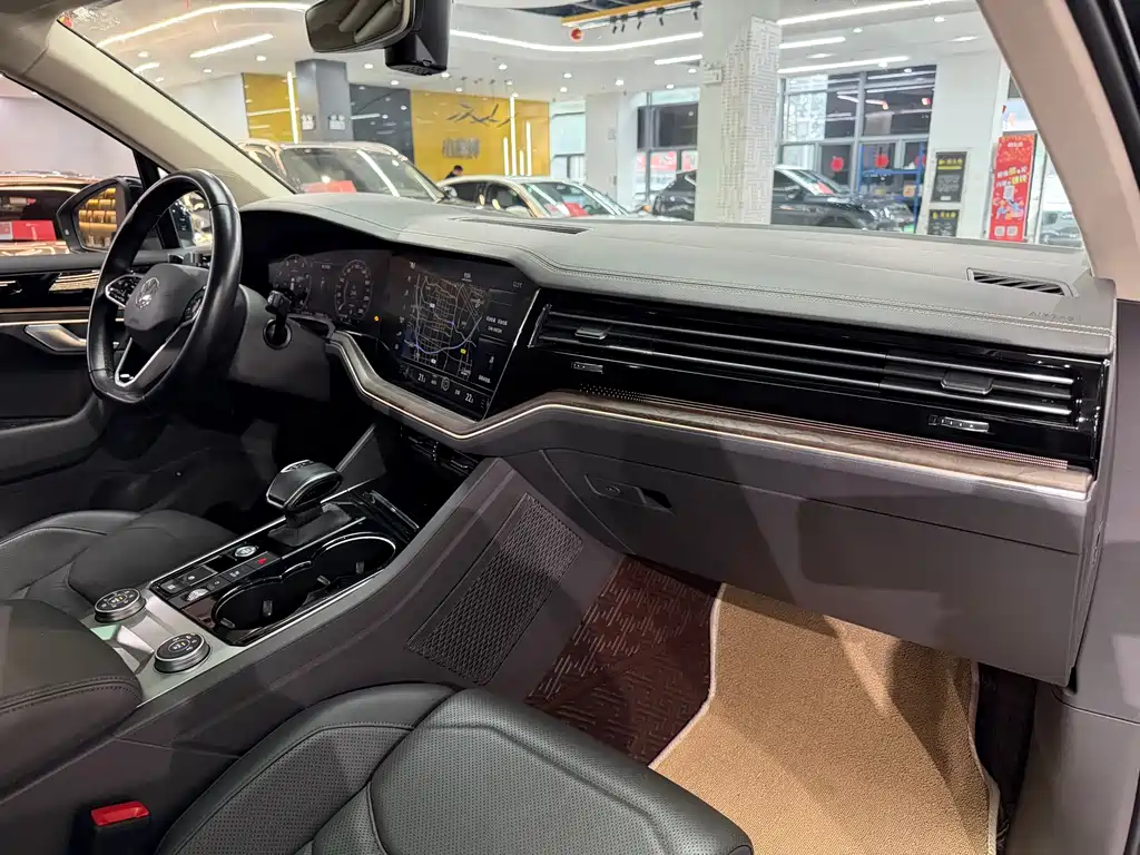 Volkswagen Volkswagen Touareg 2021 3.0TSI R-Line Sport Package 2021 - thumbnail 11
